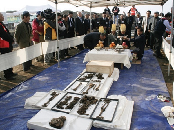 Bereaved families collective funeral